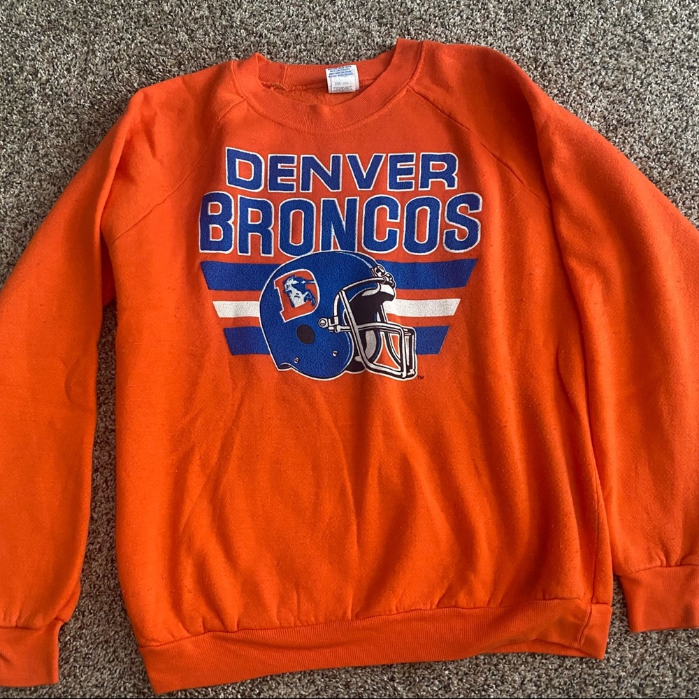 Vintage Women’s Denver Broncos Sweatshirt
